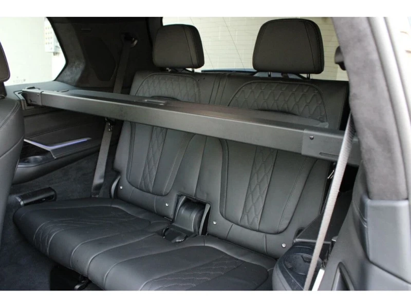BMW X7 HARMAN* 360* LASER* M-PACK* DISTRONIC* LANEASSIST, снимка 8 - Автомобили и джипове - 52318044