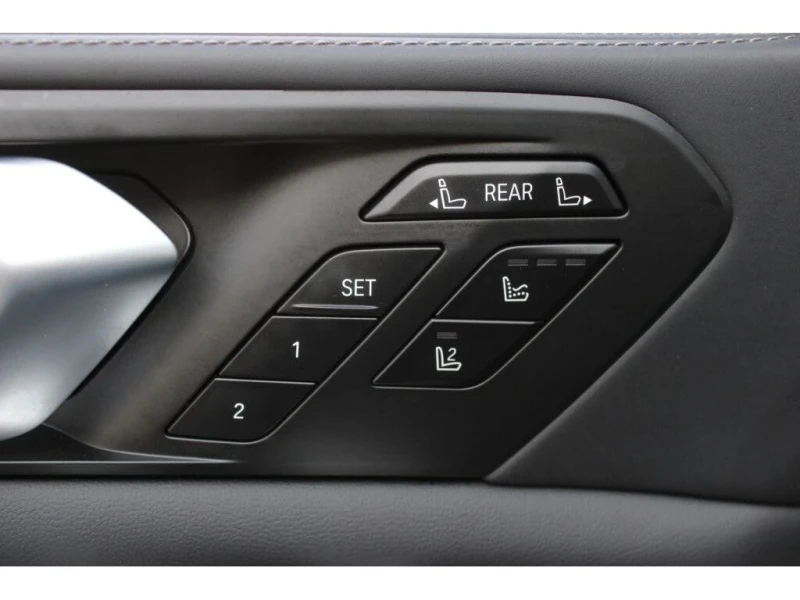 BMW X7 HARMAN* 360* LASER* M-PACK* DISTRONIC* LANEASSIST, снимка 7 - Автомобили и джипове - 52318044