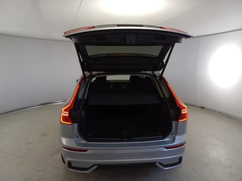 Volvo XC60  Plus Dark, снимка 7 - Автомобили и джипове - 54617971