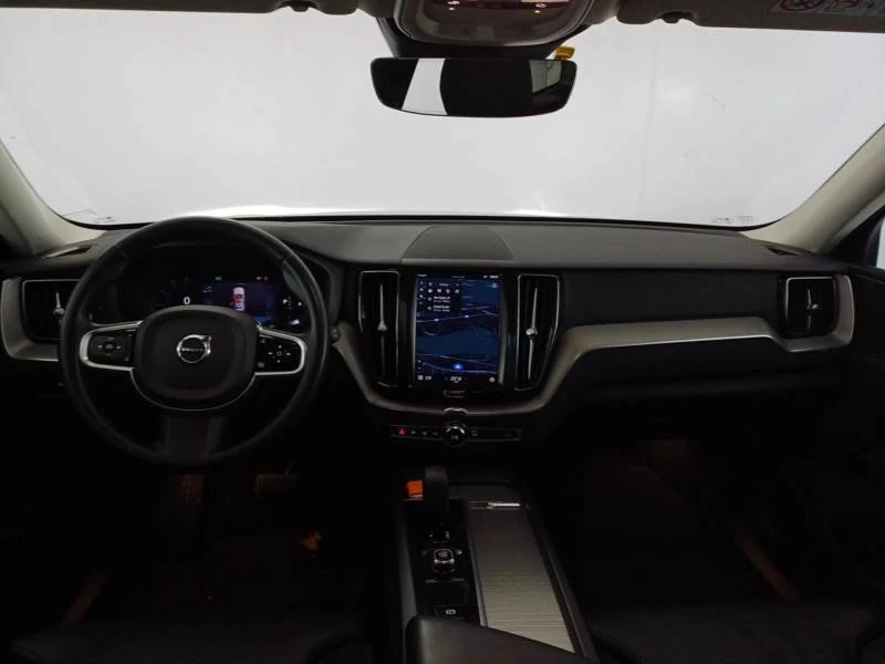 Volvo XC60  Plus Dark, снимка 8 - Автомобили и джипове - 54617971