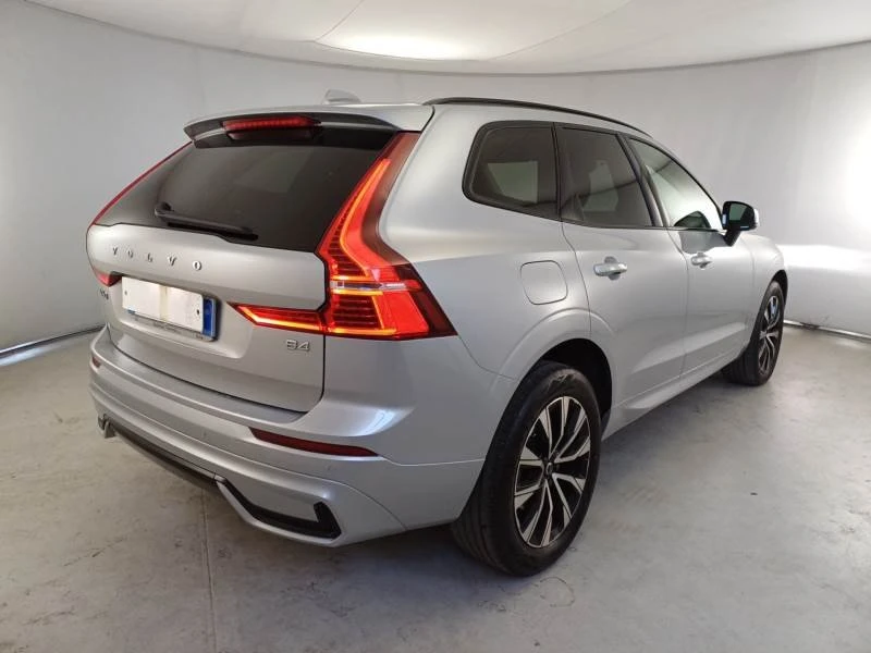 Volvo XC60  Plus Dark, снимка 6 - Автомобили и джипове - 54617971