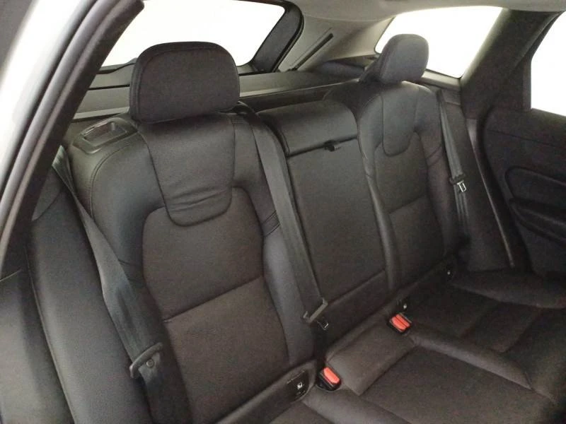 Volvo XC60  Plus Dark, снимка 11 - Автомобили и джипове - 54617971