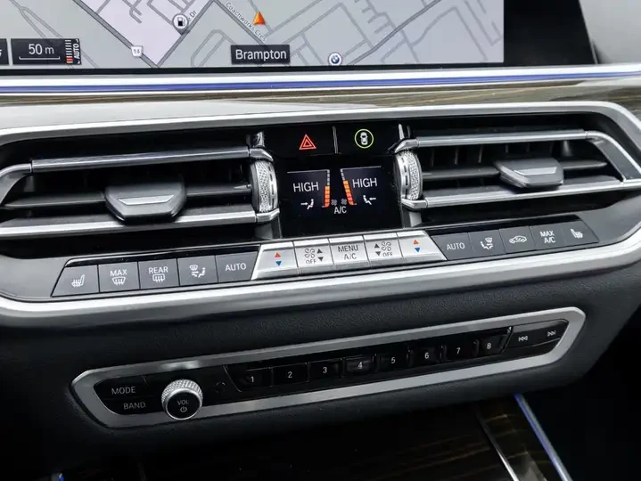 BMW X5 xDrive40i * PREMIUM ESSENTIAL PCK * ПАНОРАМА, снимка 13 - Автомобили и джипове - 54998772