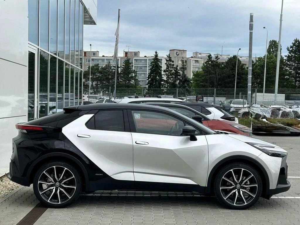 Toyota C-HR 2.0 HEV GR SPORT 4X4 PREMIERE EDITION НАЛИЧНА  - изображение 3
