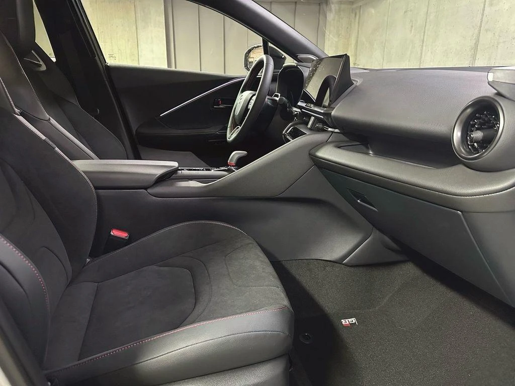 Toyota C-HR 2.0 HEV GR SPORT 4X4 PREMIERE EDITION НАЛИЧНА  - изображение 9