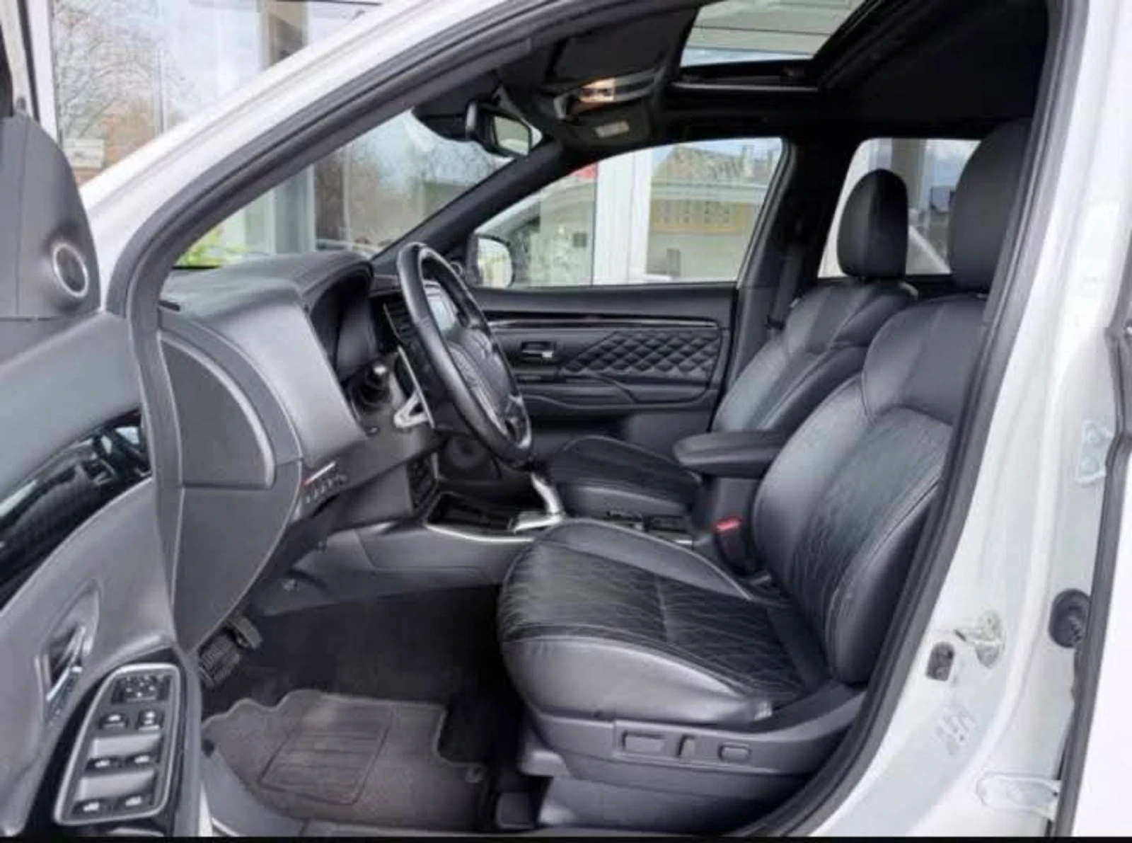 Mitsubishi Outlander Plug in Hybrid Full, снимка 14 - Автомобили и джипове - 54002701