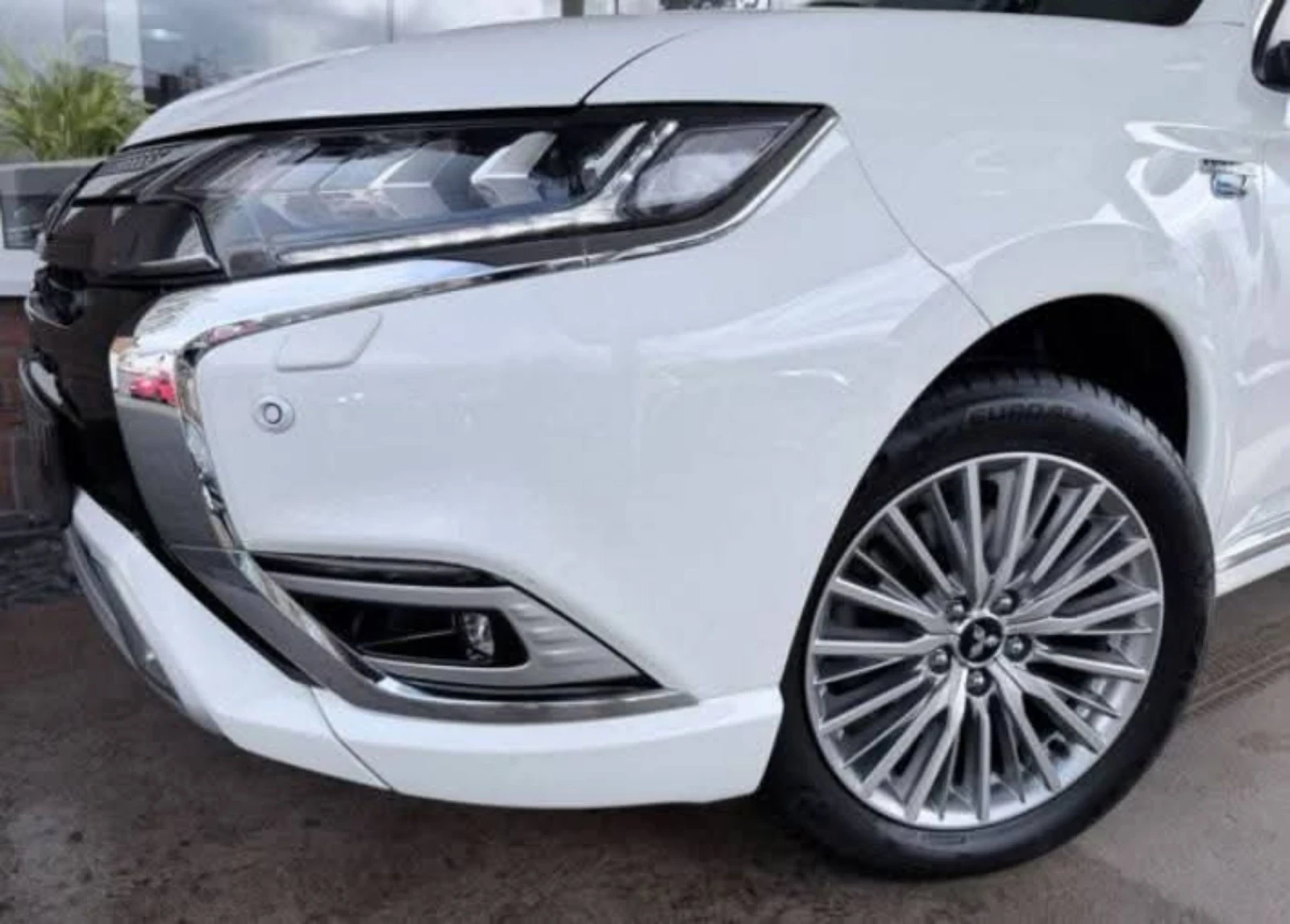 Mitsubishi Outlander Plug in Hybrid Full, снимка 4 - Автомобили и джипове - 54002701