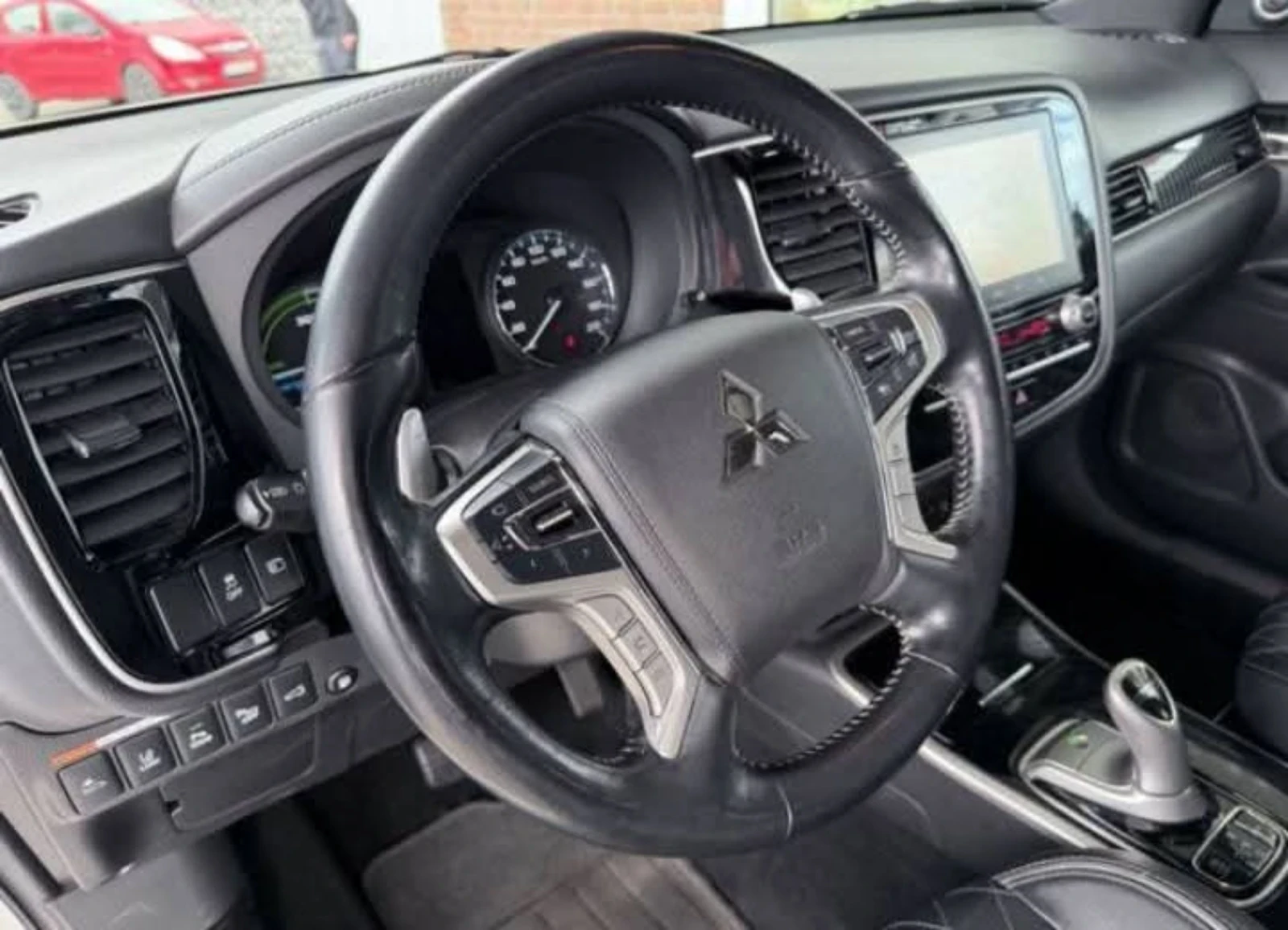 Mitsubishi Outlander Plug in Hybrid Full, снимка 12 - Автомобили и джипове - 54002701