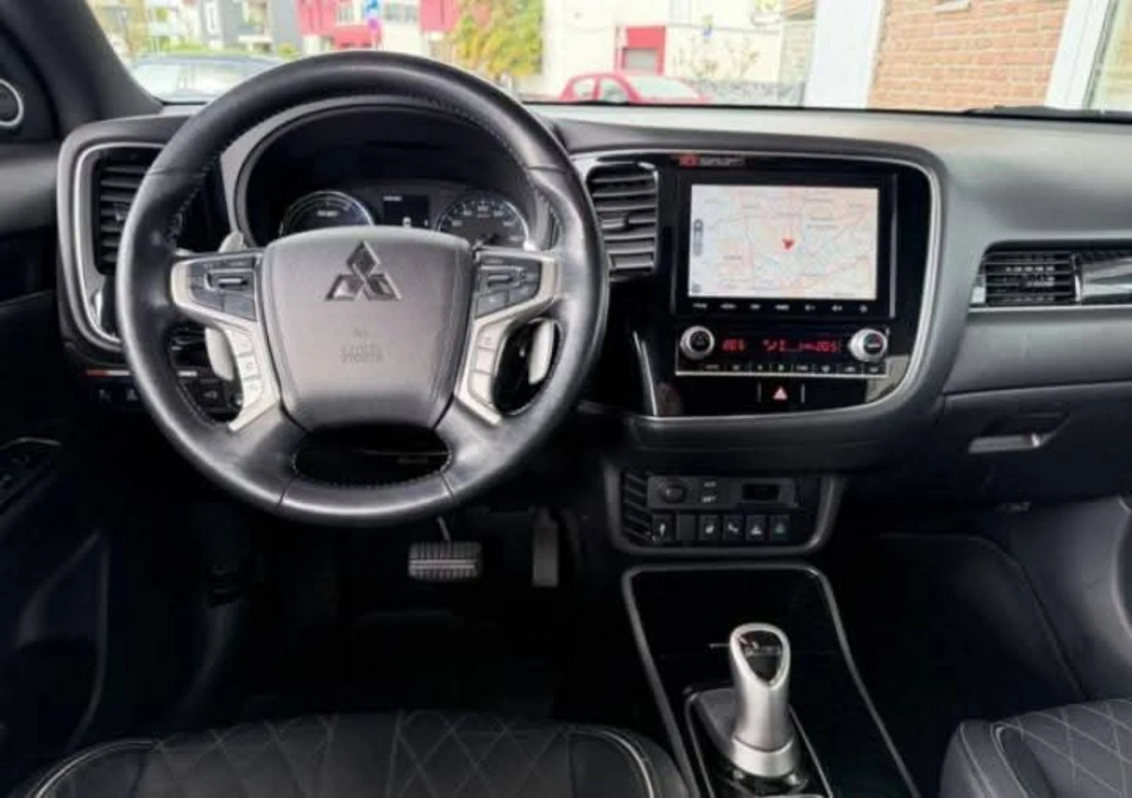 Mitsubishi Outlander Plug in Hybrid Full, снимка 11 - Автомобили и джипове - 54002701