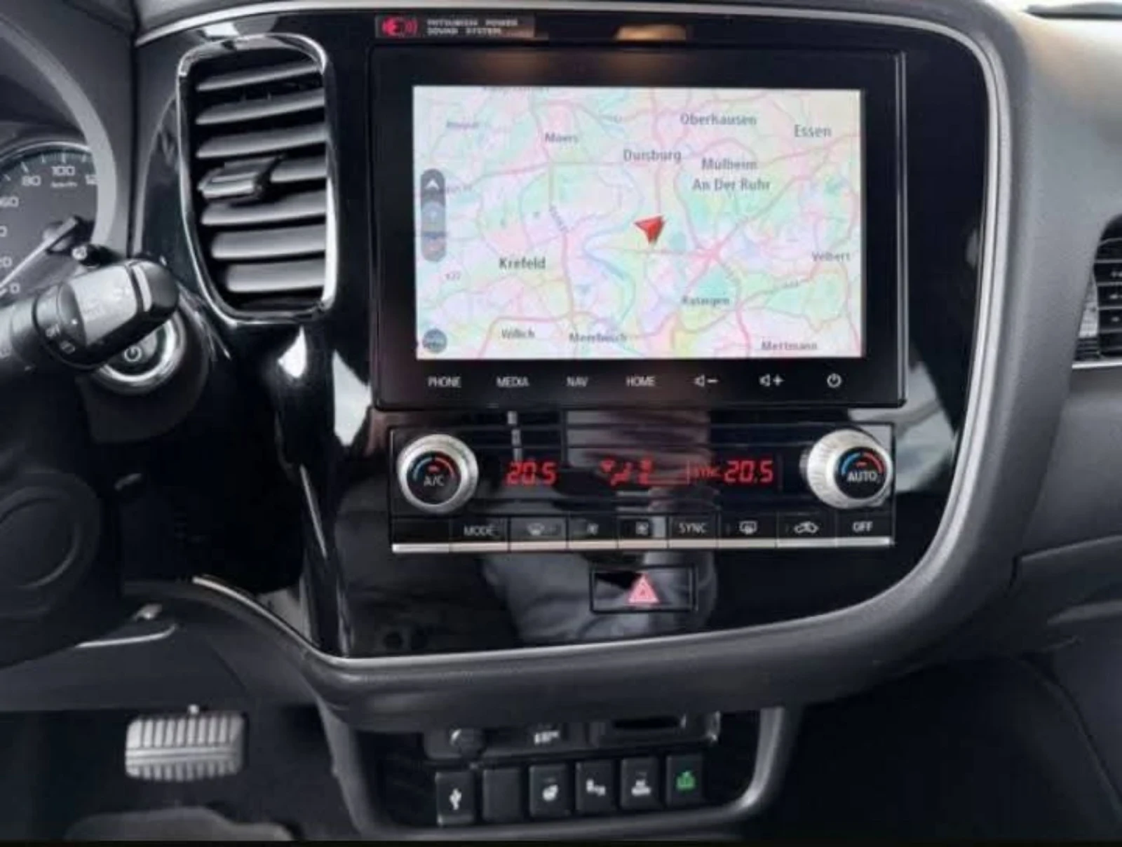 Mitsubishi Outlander Plug in Hybrid Full, снимка 13 - Автомобили и джипове - 54002701