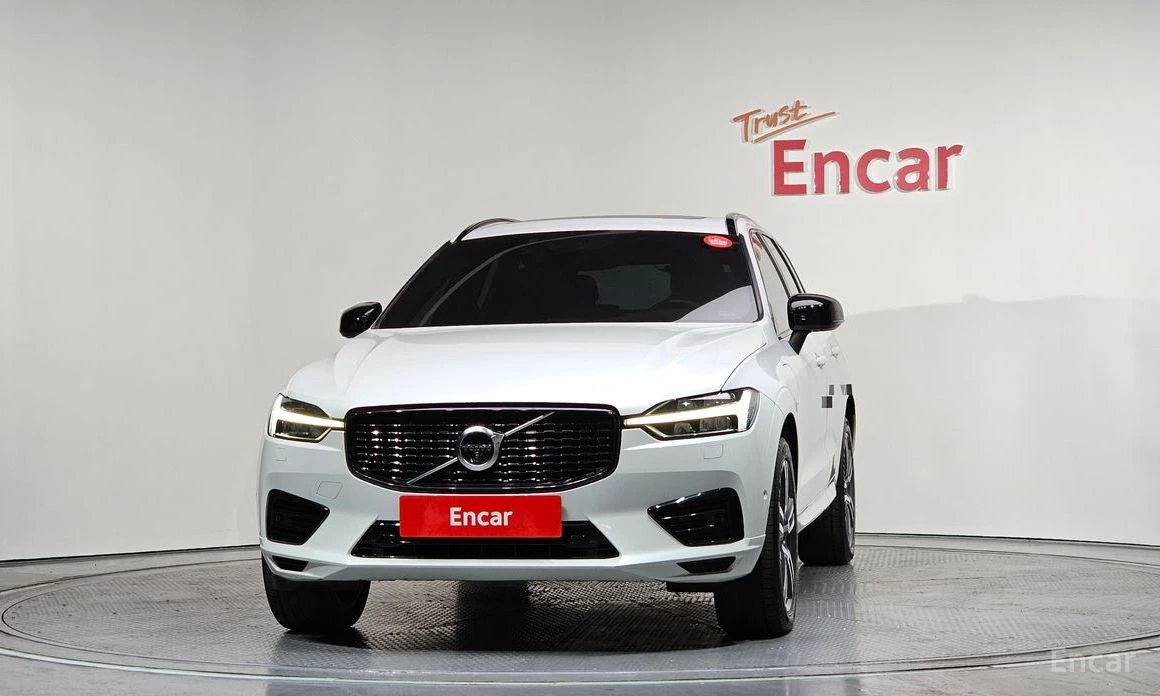 Volvo XC60 * T8* PLUG IN HYBRID* R-DESIGN* FULL* , снимка 3 - Автомобили и джипове - 54038990