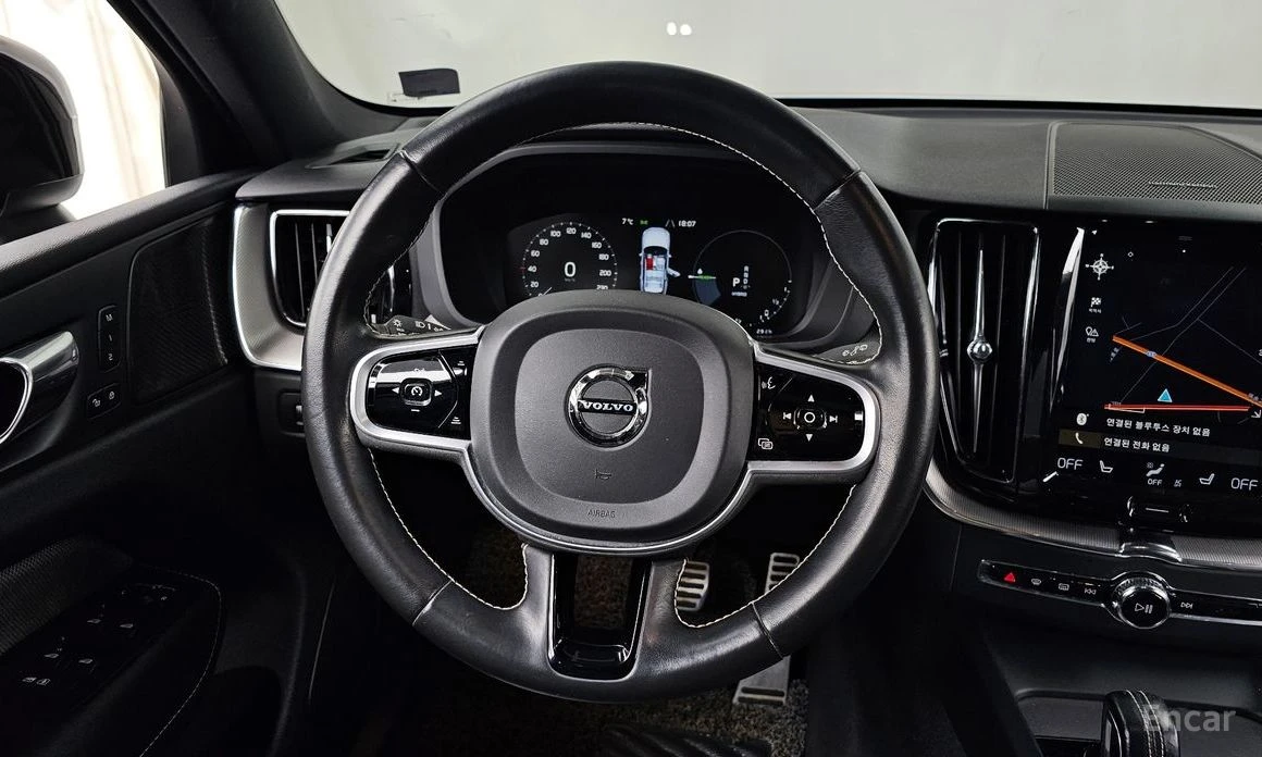 Volvo XC60 * T8* PLUG IN HYBRID* R-DESIGN* FULL* , снимка 11 - Автомобили и джипове - 54038990