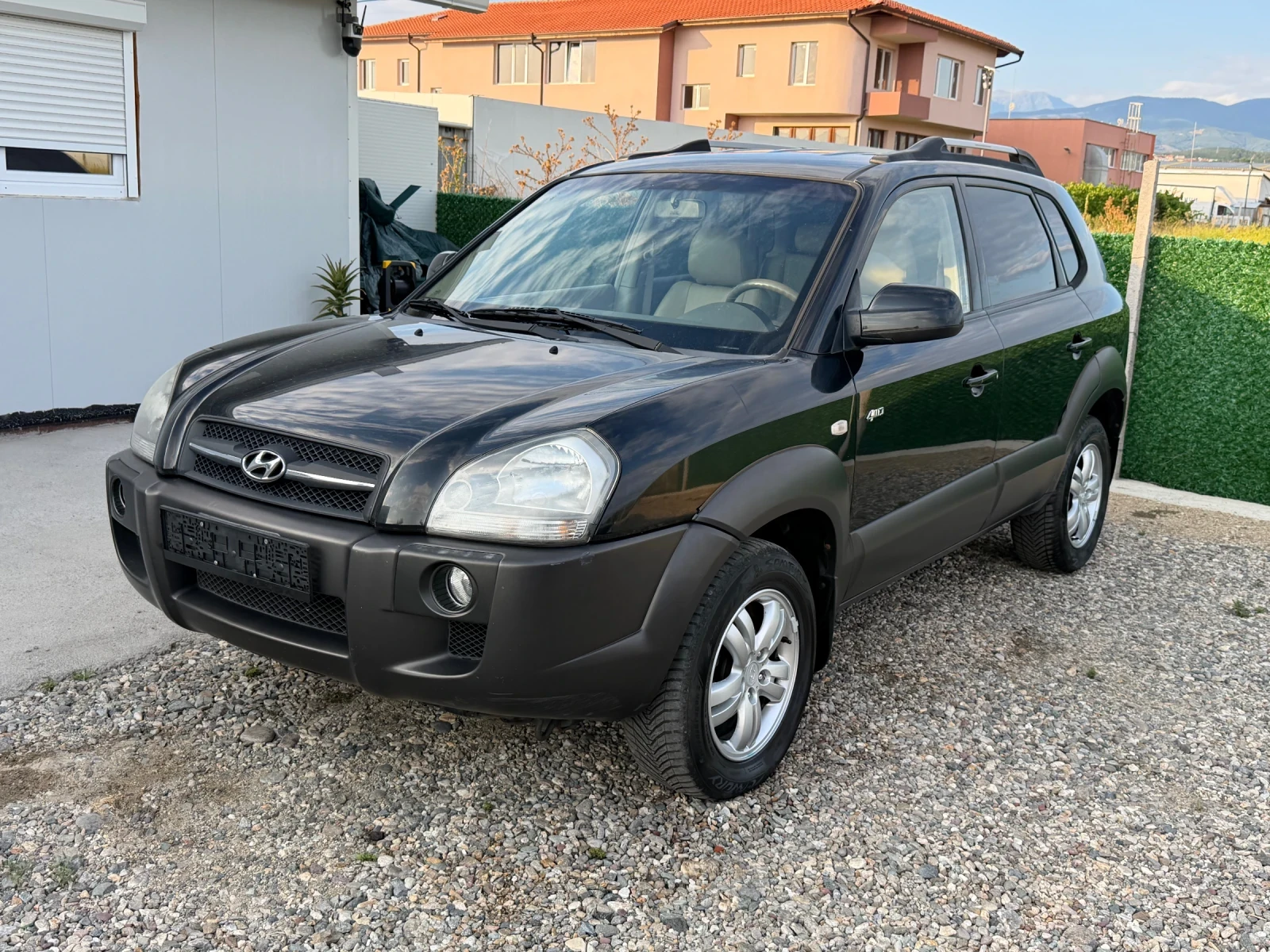 Hyundai Tucson Benzin , снимка 2 - Автомобили и джипове - 55436721