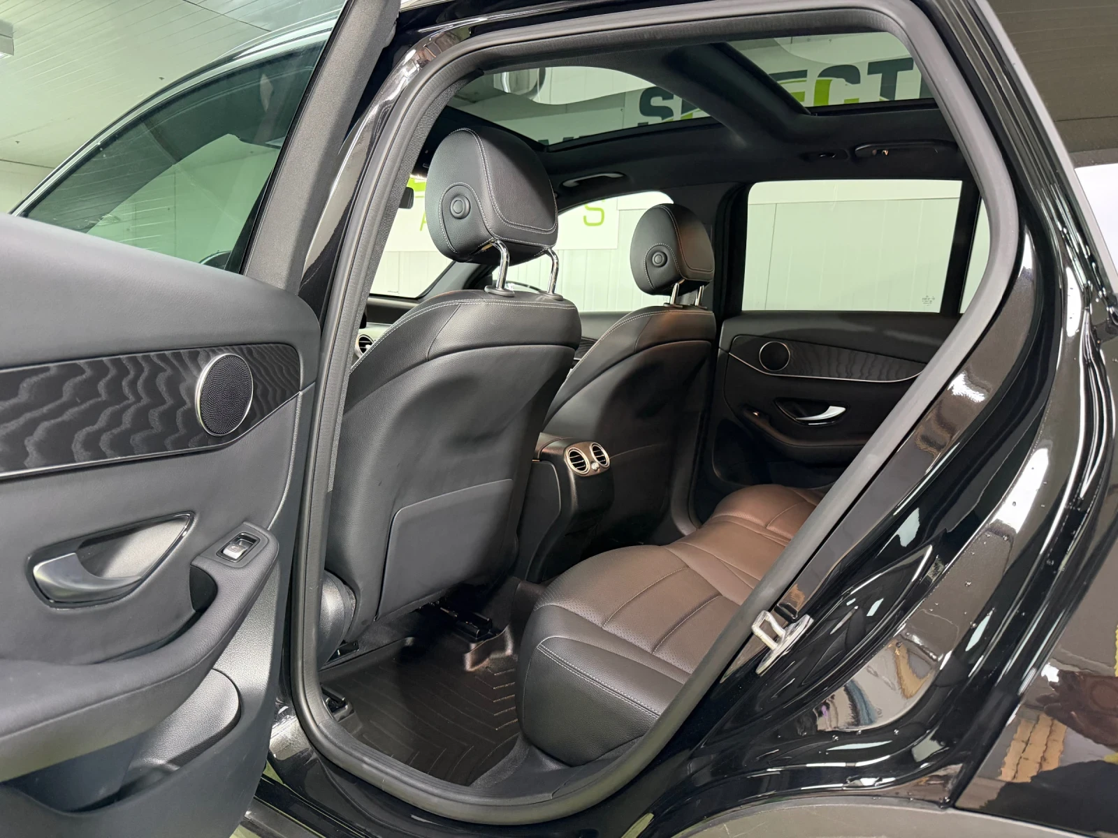 Mercedes-Benz GLC 300 4MATIC , снимка 14 - Автомобили и джипове - 55586286