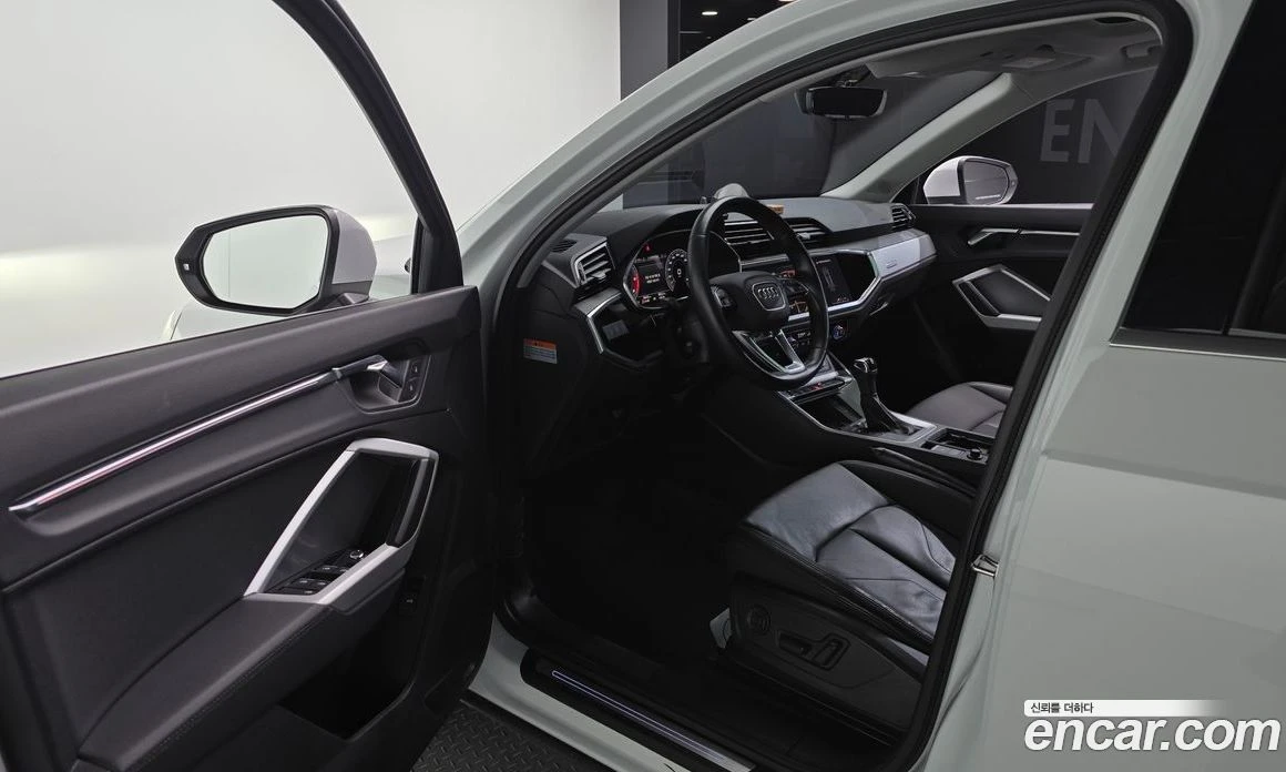Audi Q3 35 TDI, снимка 10 - Автомобили и джипове - 55676679
