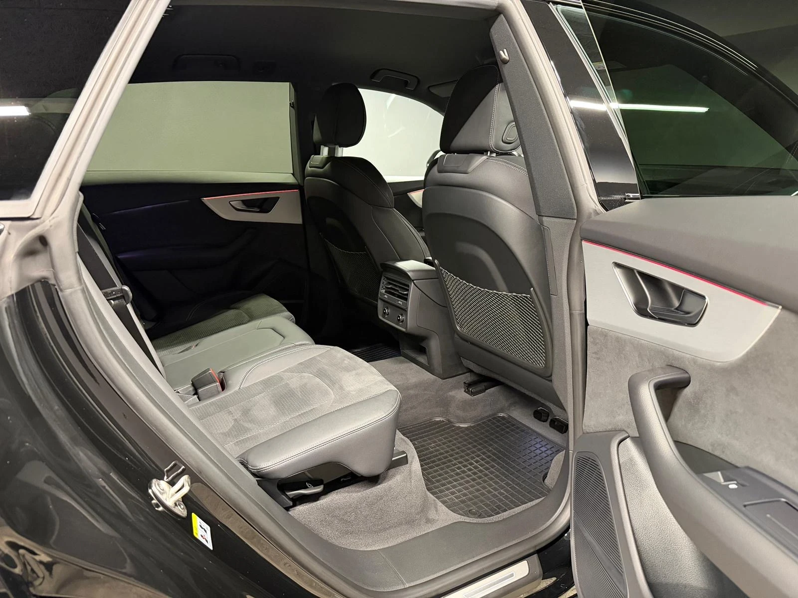 Audi Q8 50TDI S-Line* Quattro* Matrix* Air.m* B&O* Garanti, снимка 16 - Автомобили и джипове - 55847892