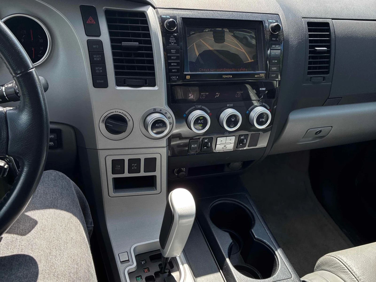 Toyota Sequoia * Limited * АВТОКРЕДИТ БЕЗ ПЪРВОНАЧАЛНА ВНОСКА* , снимка 9 - Автомобили и джипове - 55850936