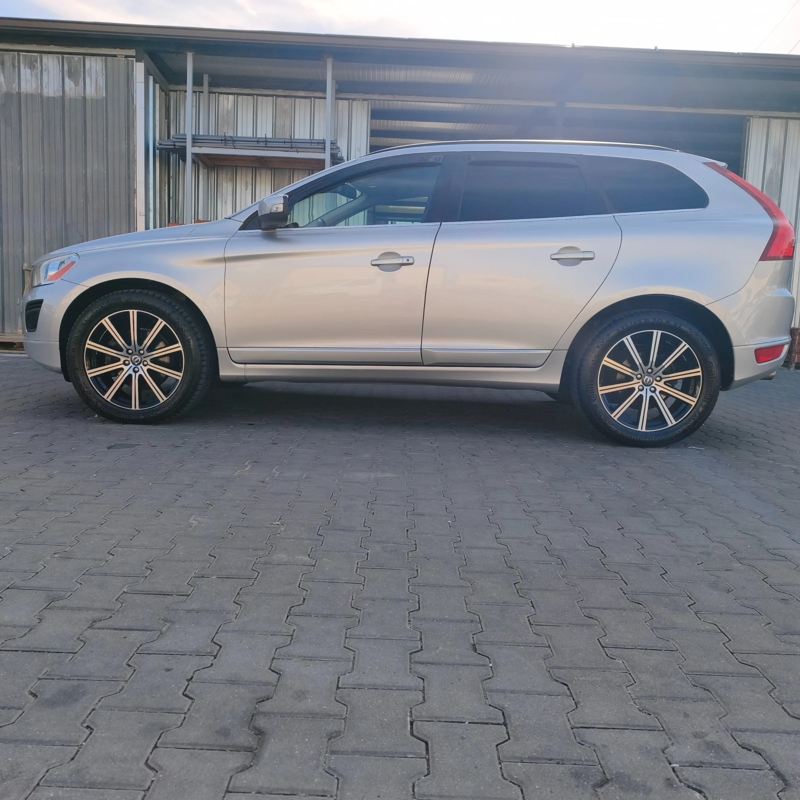 Volvo XC60, снимка 8 - Автомобили и джипове - 56597478