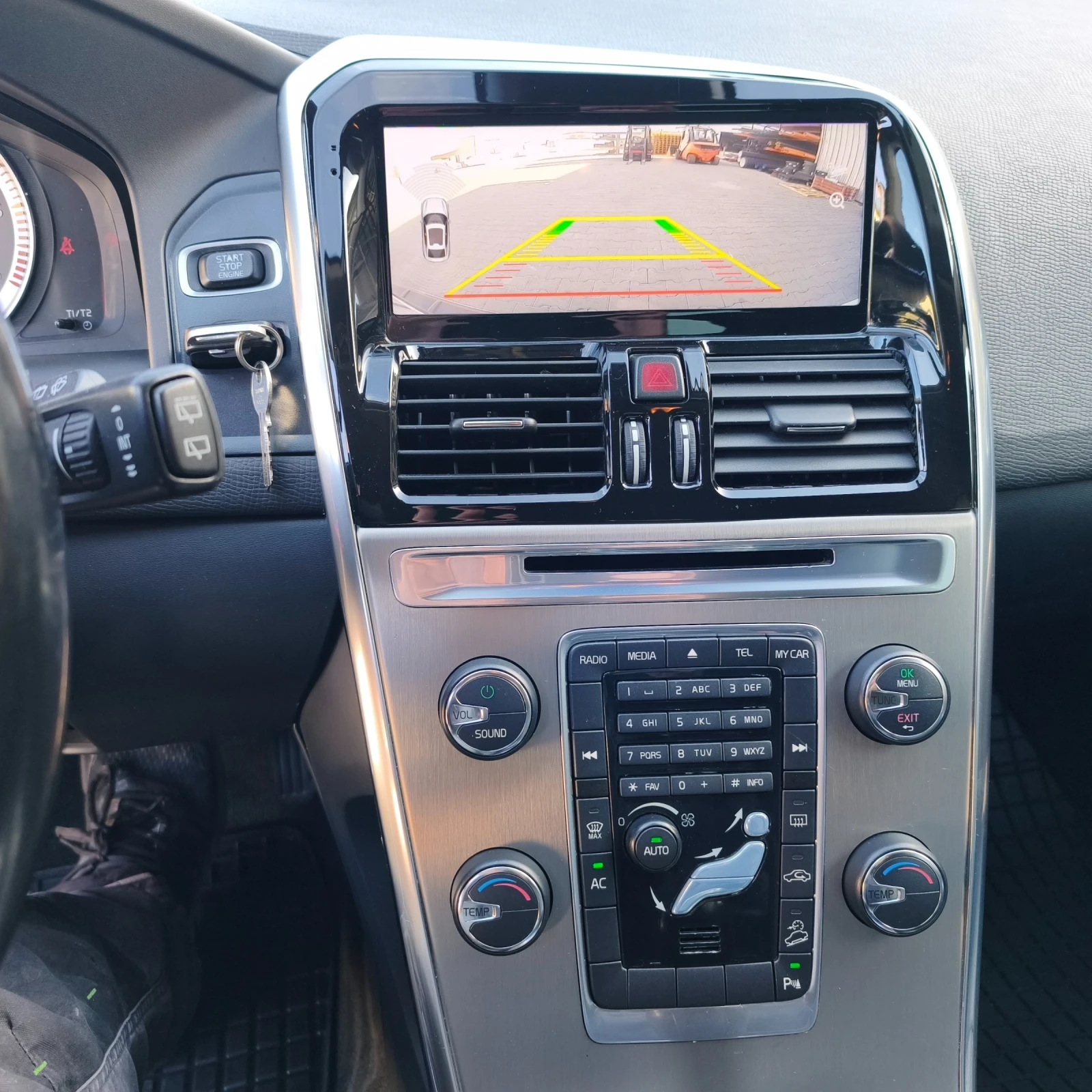 Volvo XC60, снимка 11 - Автомобили и джипове - 56597478