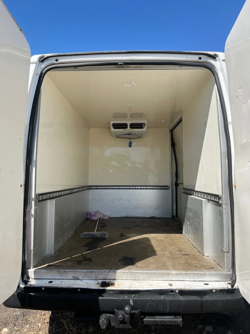 Ford Transit 2.2 Хладилен, снимка 5 - Бусове и автобуси - 52672195