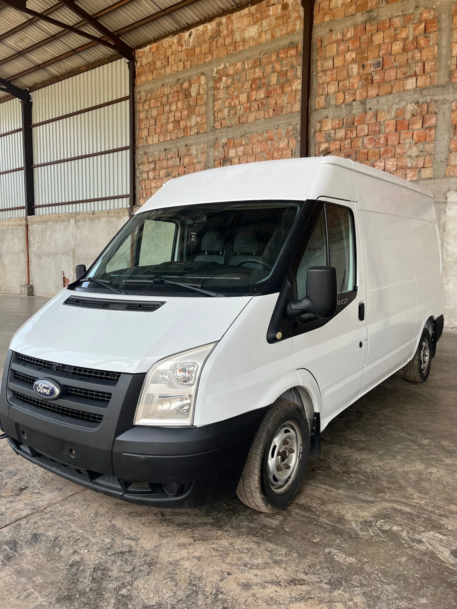 Ford Transit 2.2 Хладилен, снимка 2 - Бусове и автобуси - 54703523