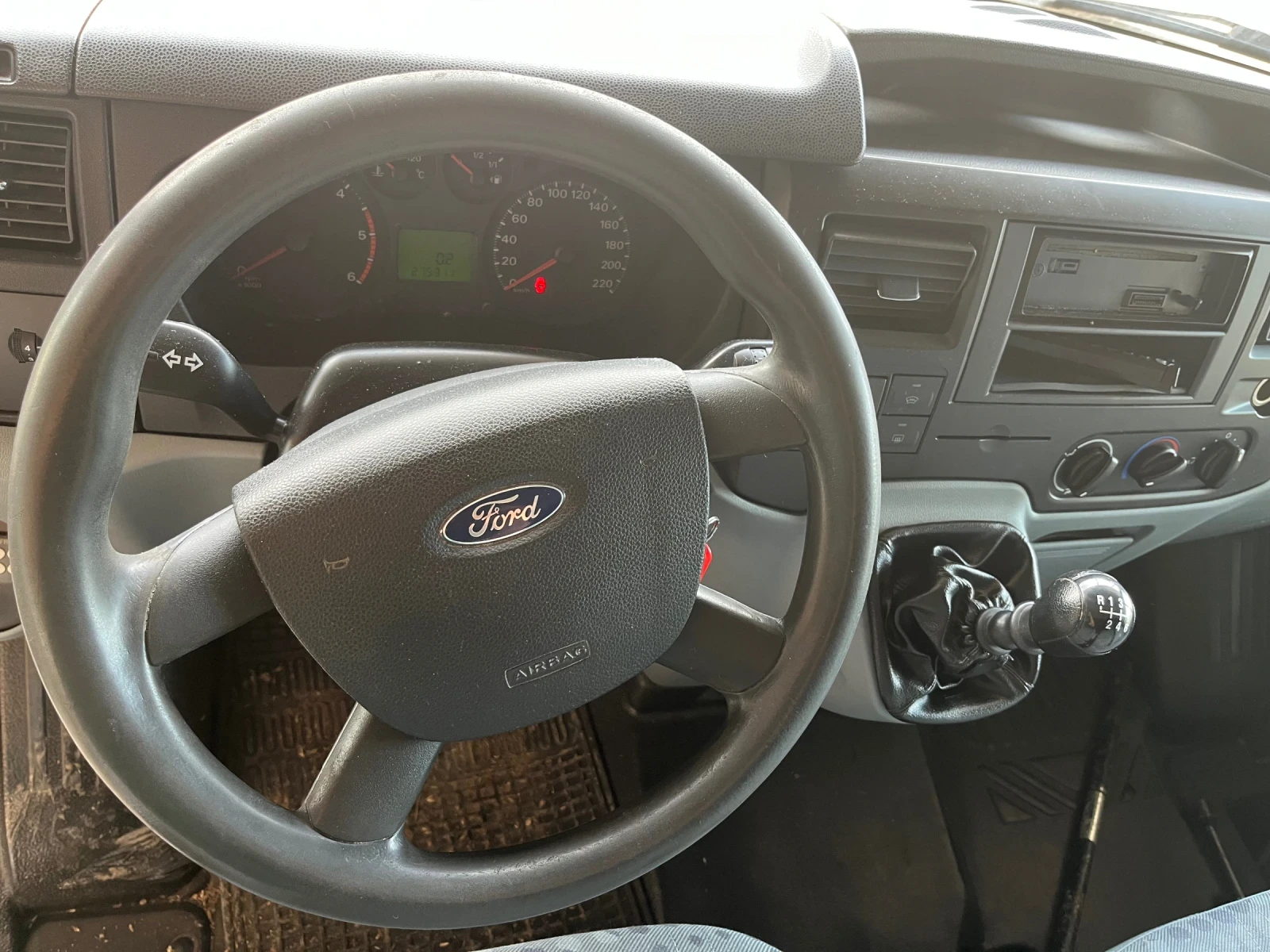 Ford Transit 2.2 Хладилен, снимка 9 - Бусове и автобуси - 54703523