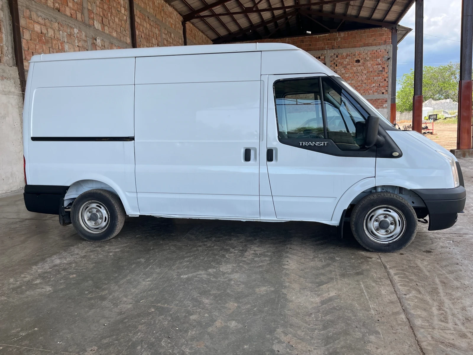 Ford Transit 2.2 Хладилен, снимка 4 - Бусове и автобуси - 54703523