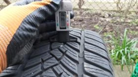 Гуми Зимни 225/50R17, снимка 4