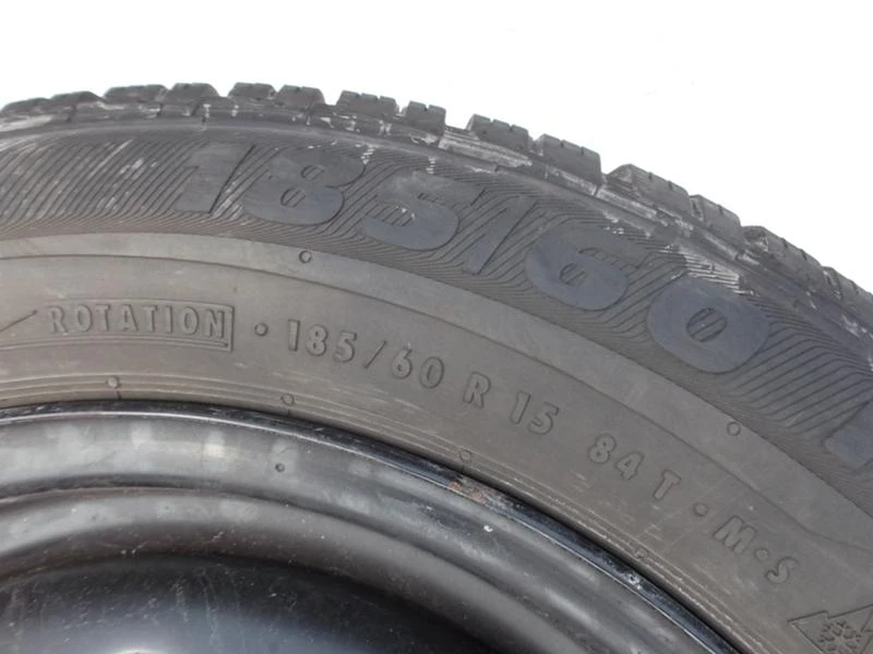 Гуми Зимни 185/60R15, снимка 5 - Гуми и джанти - 14989529