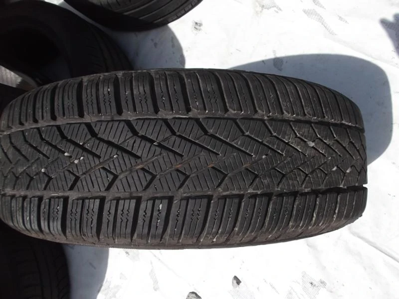 Гуми Зимни 185/60R15, снимка 1 - Гуми и джанти - 14989529