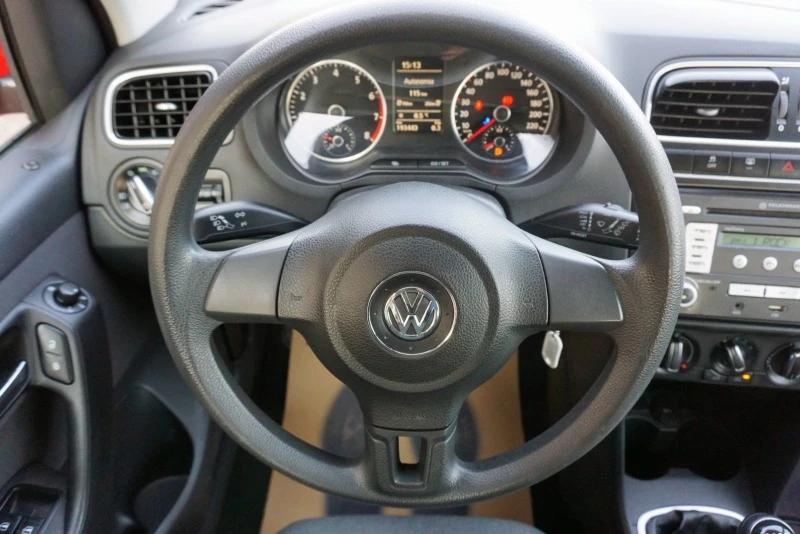 VW Polo 1.6i BI-FUEL, снимка 13 - Автомобили и джипове - 30310993