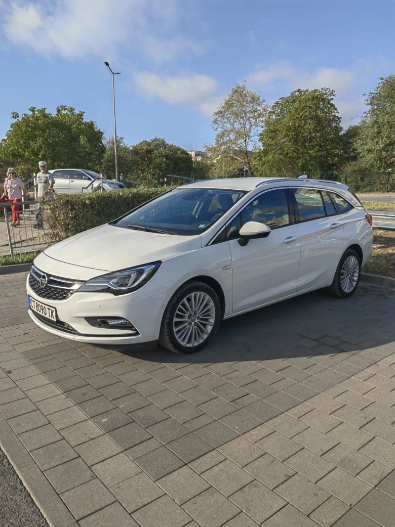 Opel Astra 1.6 CDTI, снимка 2 - Автомобили и джипове - 47240146