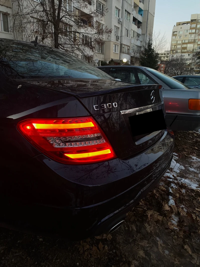 Mercedes-Benz C 300 AMG 4-MATIC, снимка 9 - Автомобили и джипове - 49592934