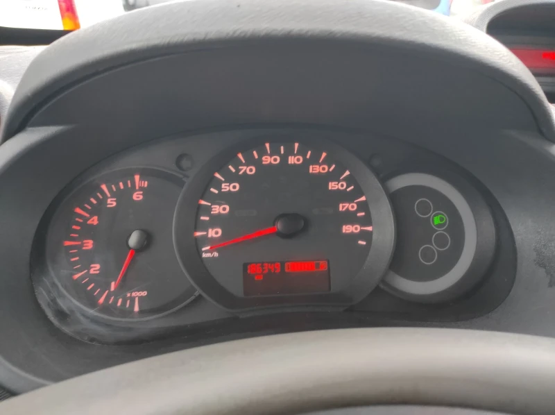 Renault Kangoo 1.5dci Климатик, снимка 11 - Автомобили и джипове - 49361736