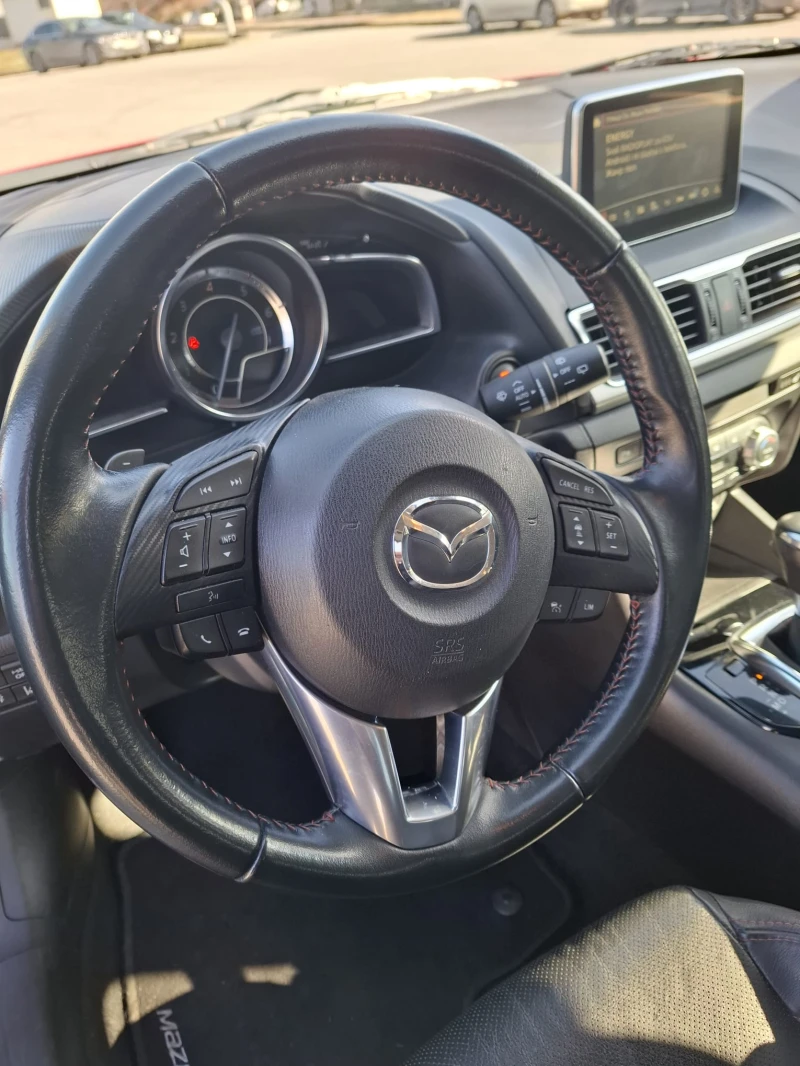 Mazda 3 1.5, снимка 5 - Автомобили и джипове - 48916035