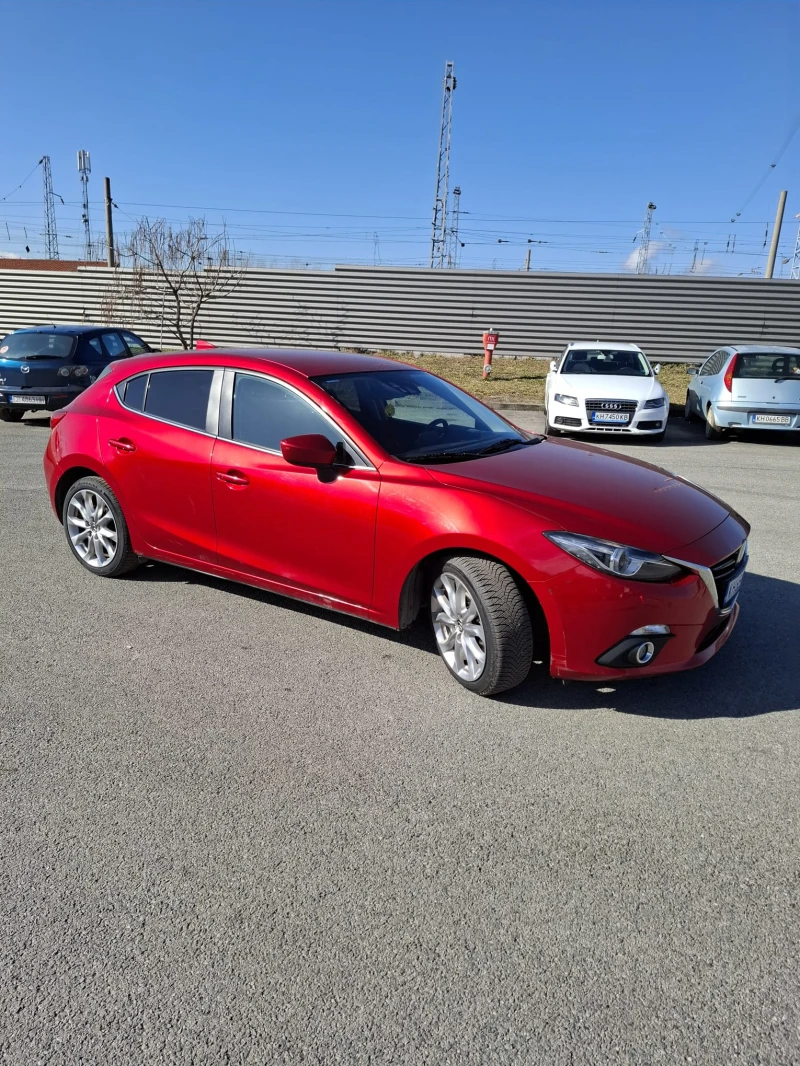 Mazda 3 1.5, снимка 4 - Автомобили и джипове - 48916035