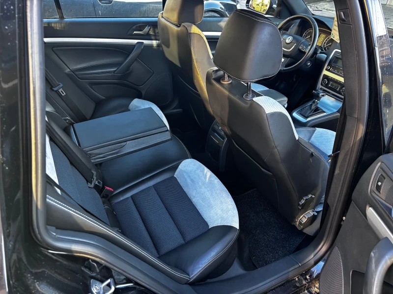 Skoda Octavia VRS, снимка 12 - Автомобили и джипове - 52489456