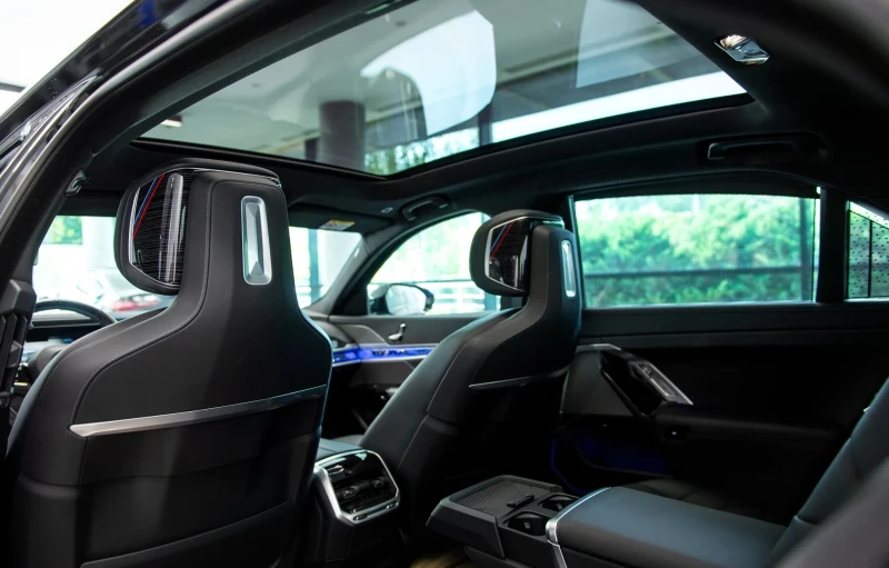 BMW 740 M xDrive Mhev, снимка 7 - Автомобили и джипове - 52559789