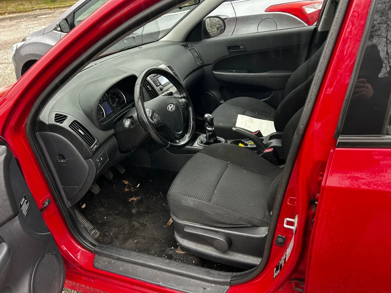 Hyundai I30 1.6CRDi * FACELIFT* ТЕМПОМАТ* 6 СКОРОСТИ* , снимка 4 - Автомобили и джипове - 52681566