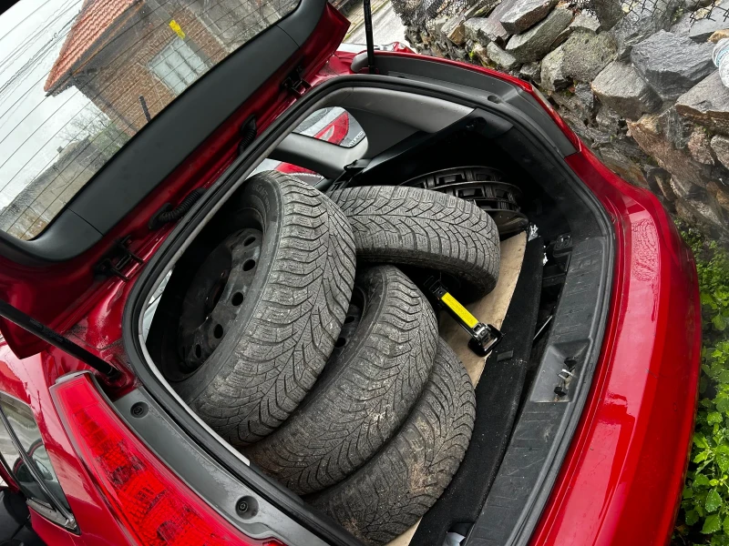 Hyundai I30 1.6CRDi * FACELIFT* ТЕМПОМАТ* 6 СКОРОСТИ* , снимка 7 - Автомобили и джипове - 52681566