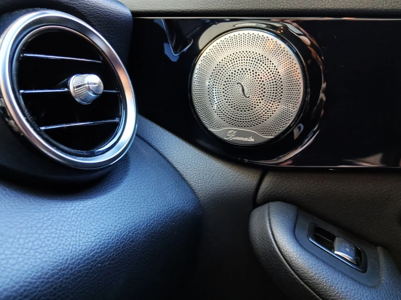 Mercedes-Benz C 180 Led intelligent light system , снимка 11 - Автомобили и джипове - 52910300