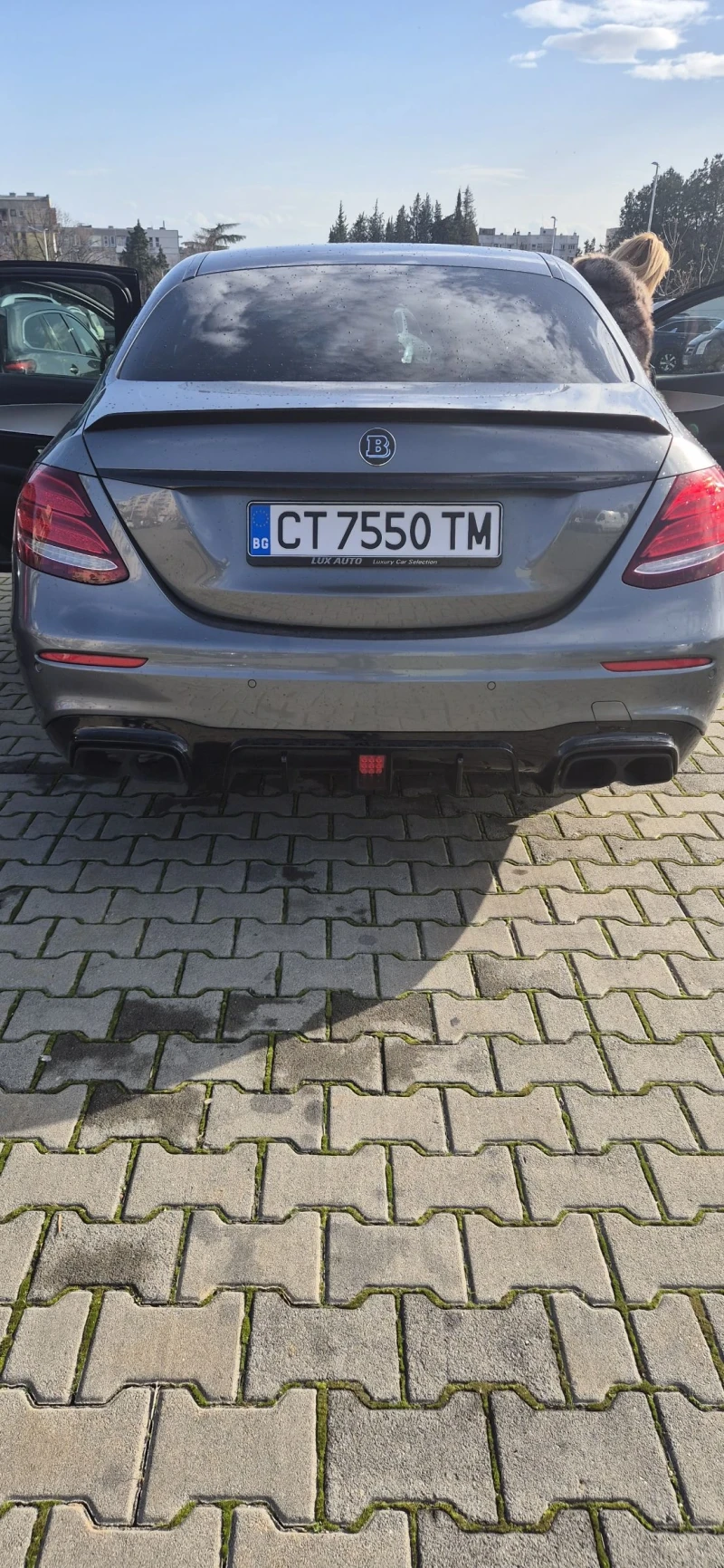 Mercedes-Benz E 220, снимка 11 - Автомобили и джипове - 53001894
