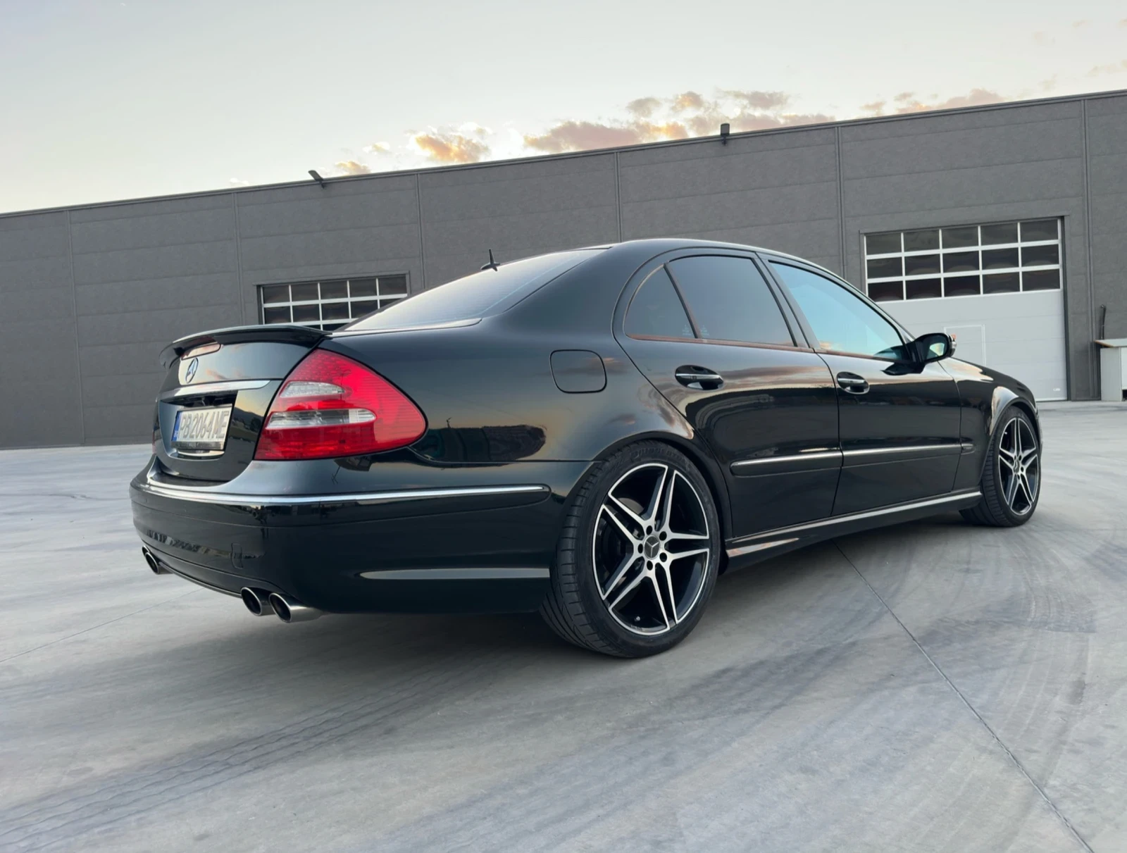 Mercedes-Benz E 500 W211 AMG OPTIC, снимка 1