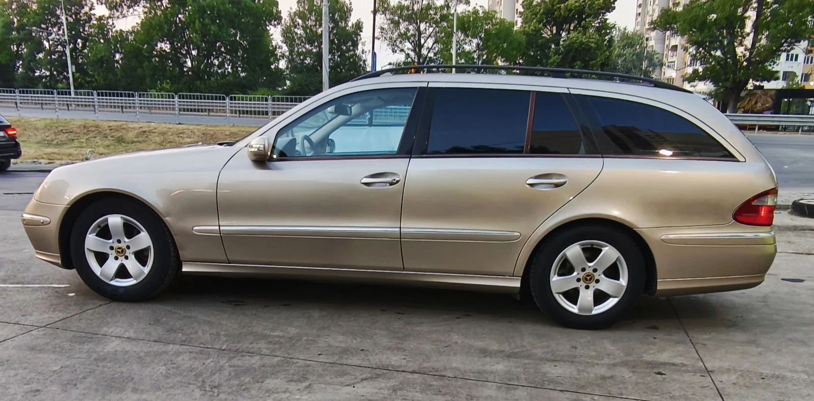 Mercedes-Benz E 220 Avantgarde  - изображение 8