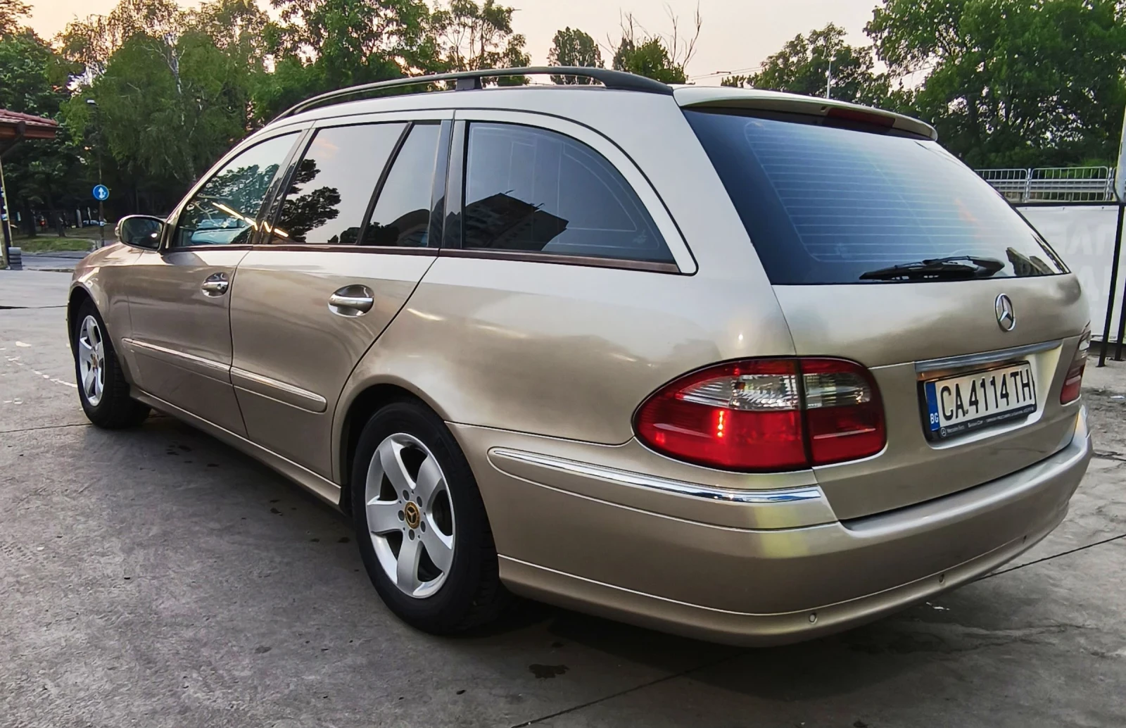 Mercedes-Benz E 220 Avantgarde  - изображение 4