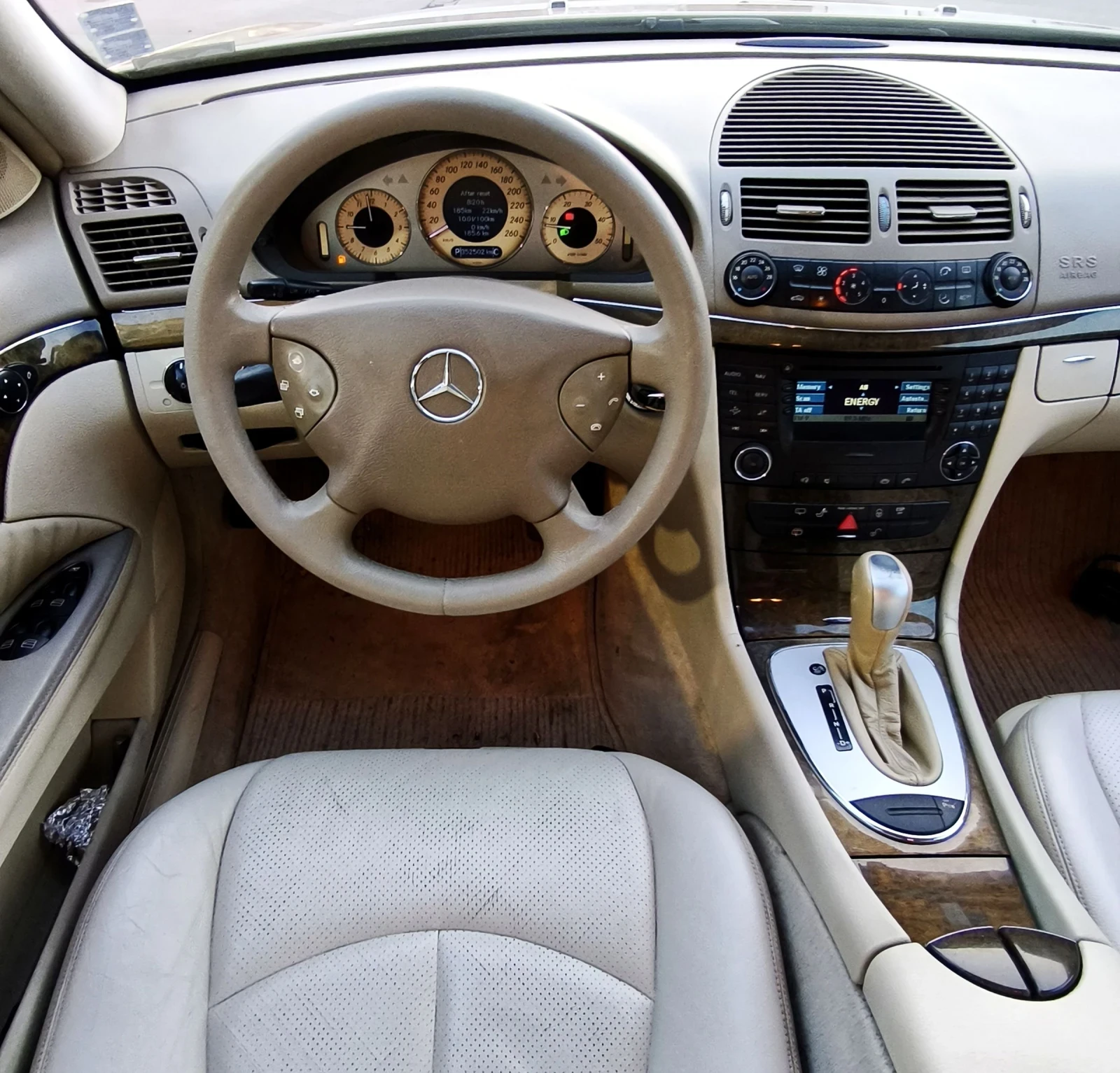 Mercedes-Benz E 220 Avantgarde  - изображение 9