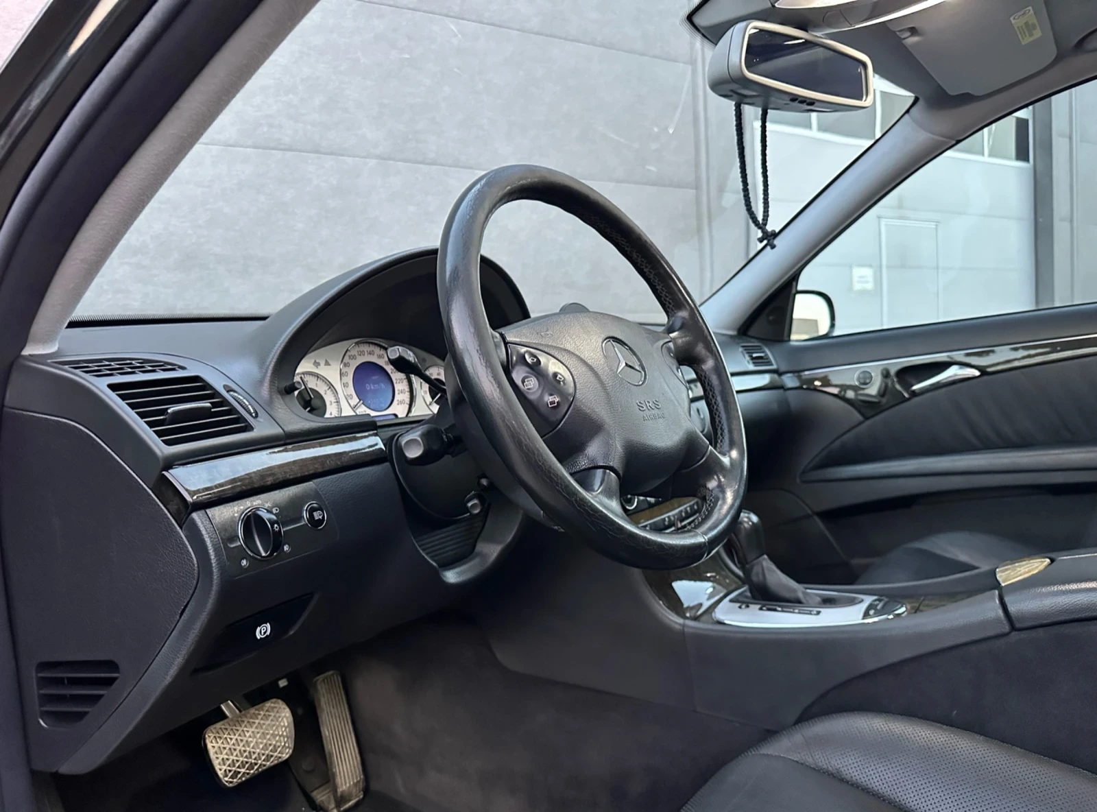 Mercedes-Benz E 500 W211 AMG OPTIC - изображение 6