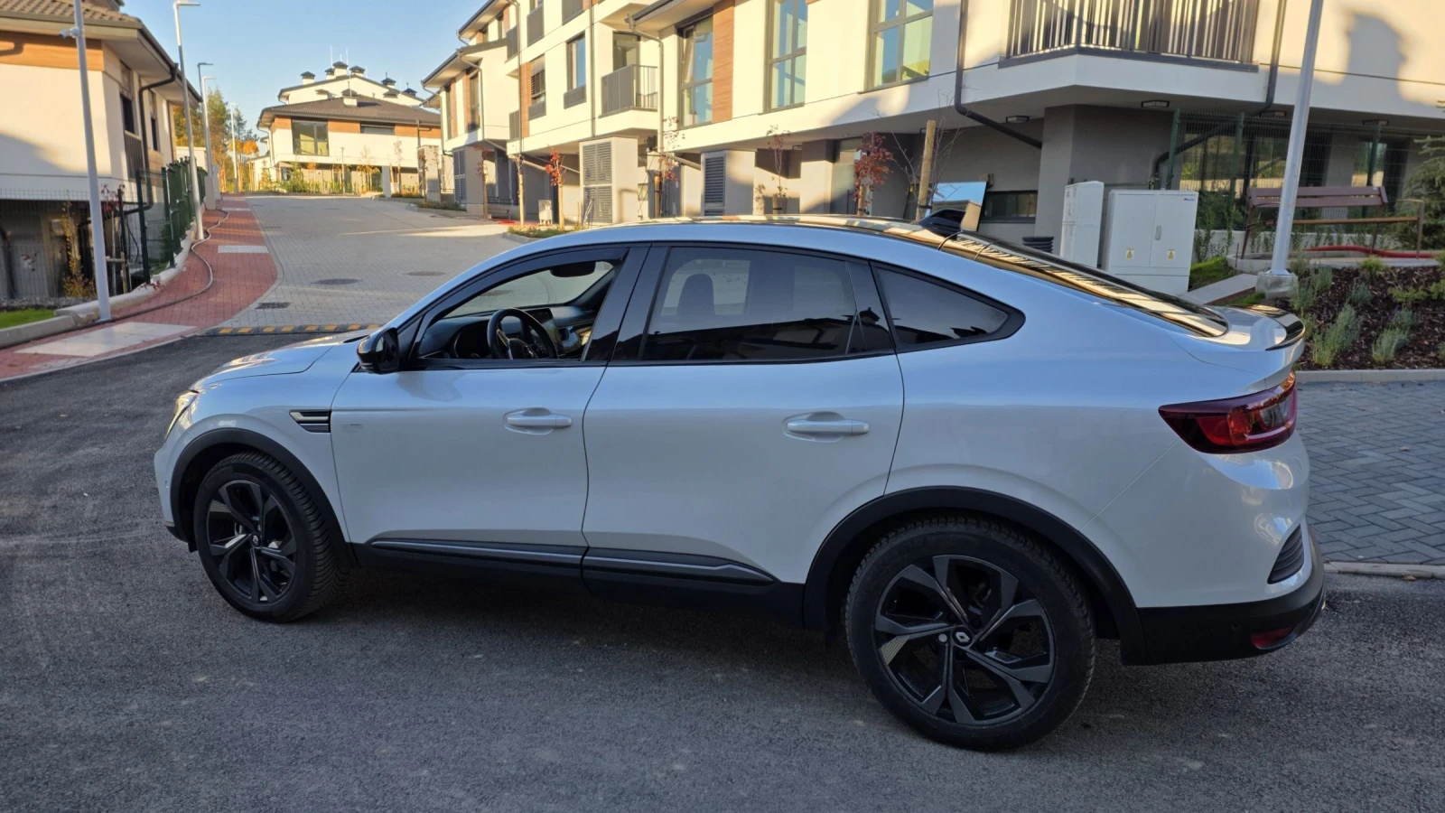 Renault Arkana 1.6 E-tech Engineered - изображение 3