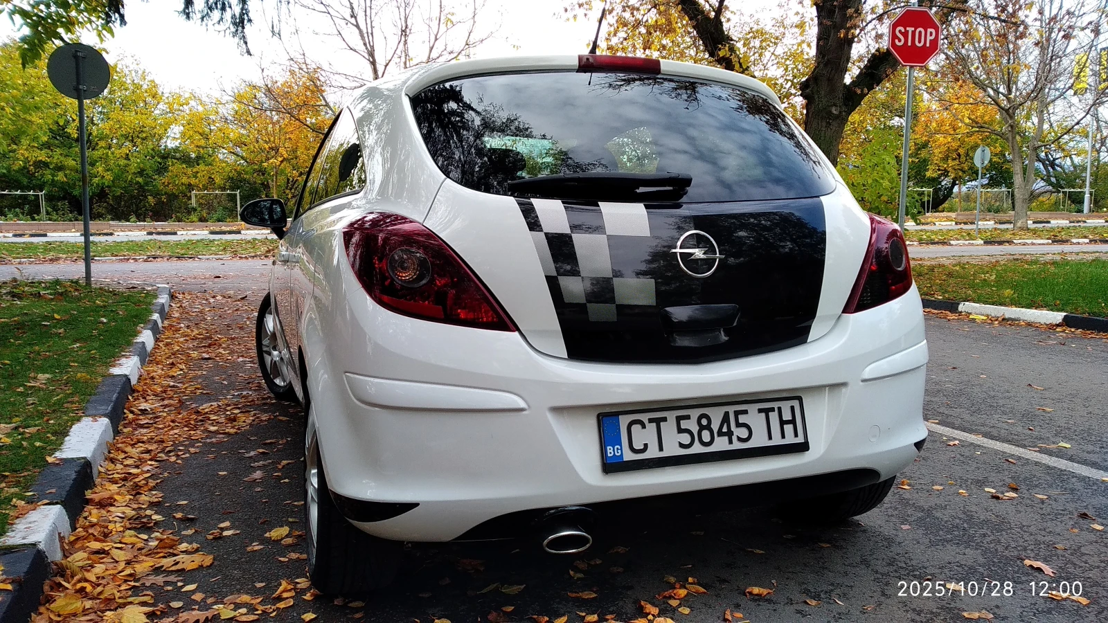 Opel Corsa 1.4 Color Edition  - изображение 8