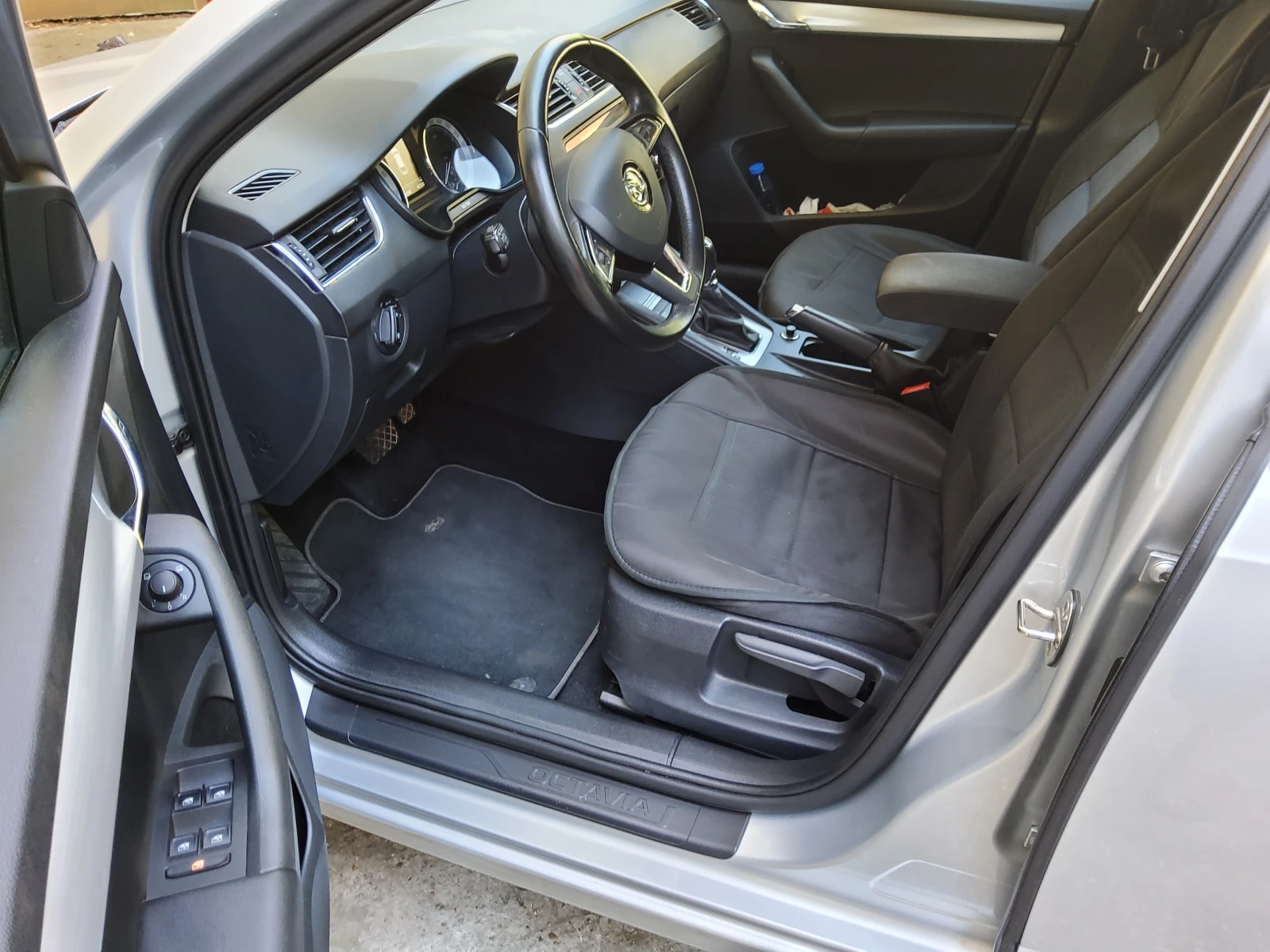 Skoda Octavia, снимка 14 - Автомобили и джипове - 55213058